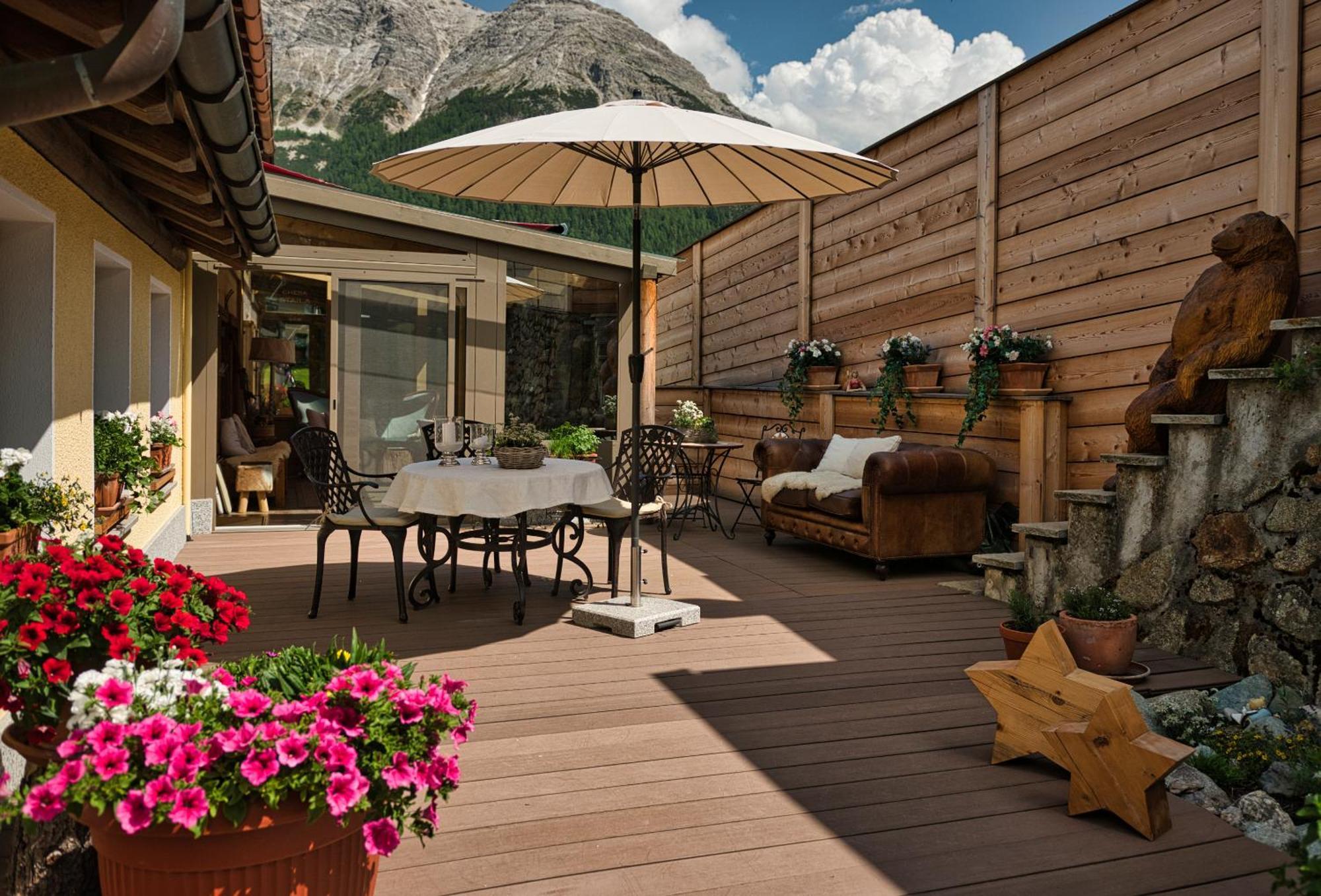 Hotel Chesa Staila La Punt-Chamues-ch Exteriör bild